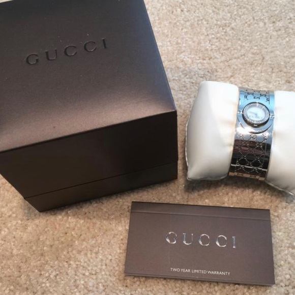 GUCCI TWIRL WATCH W DIAMOND BEZEL GUCCISMA THROUGHOUT BANGLE X WATCH DIAMOND NWB - Picture 1 of 9